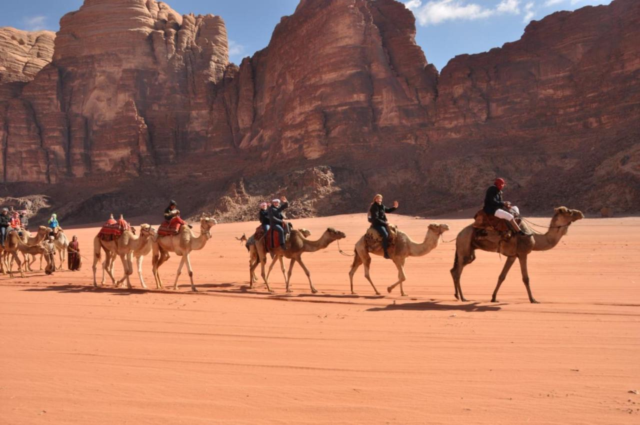 Wadi Rum Meteorite Camp Exterior foto
